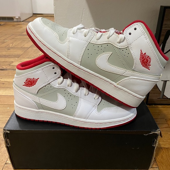 Air Jordan 1 Hare Mid WB retro authentic size 5.5 - Picture 2 of 6